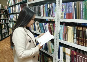 Схватились  за книги