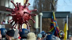 Радикалов  всё больше