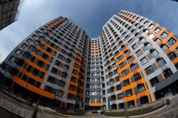 Под небом голубым есть город золотой...