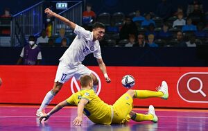 Пнуть проигравшего может каждый