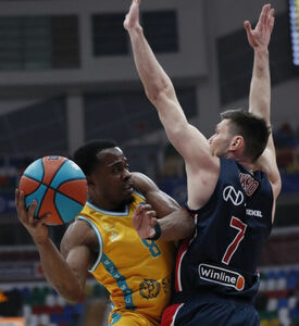 Уступка фавориту