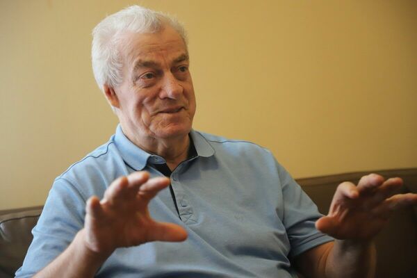 Виктор Зайберт, археолог: В марте у меня начинается гон - пора в экспедицию