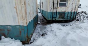 Нефть потекла