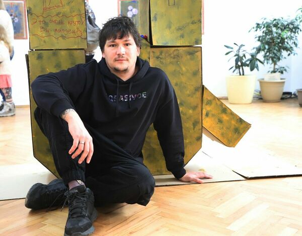 Цветы скупили  на корню