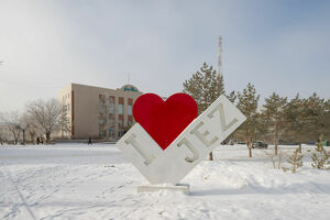 Дом «с приветом» и «замковый» мост