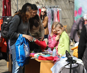 Мамочки празднуют с пользой