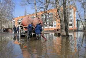 Сели в лужу