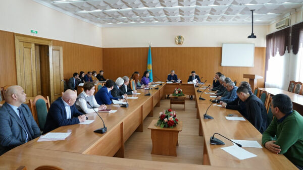 Знакомые всё лица