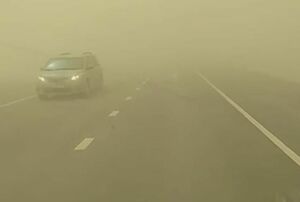 Дорогу закрыли из-за пыльной бури в Мангистауской области