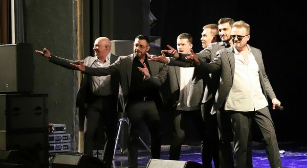 Мир, труд, хор