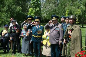 Чествование ветеранов прошло у Аллеи участников в Великой Отечественной Войне