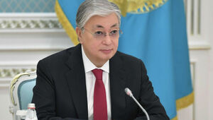 Токаев поздравил казахстанцев с Днем Победы