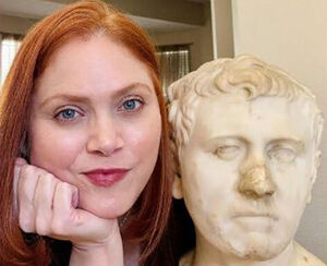Бюст с длинной историей