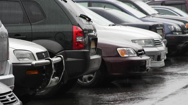 А ввоз  и ныне там