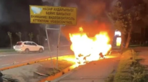 Авто загорелось в результате ДТП в Алматы