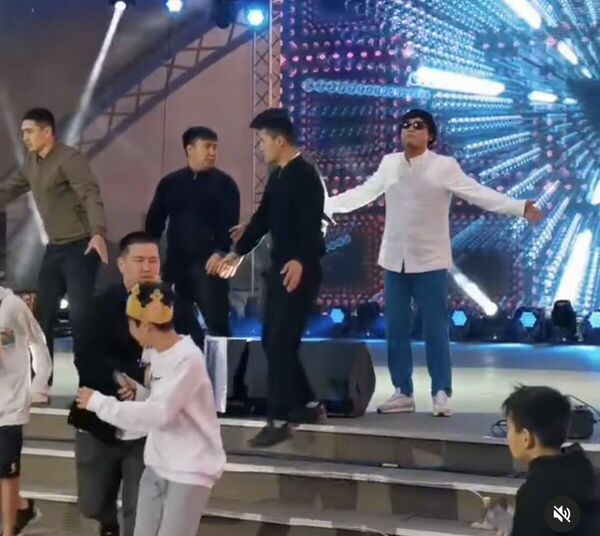 На концерт билета нет...