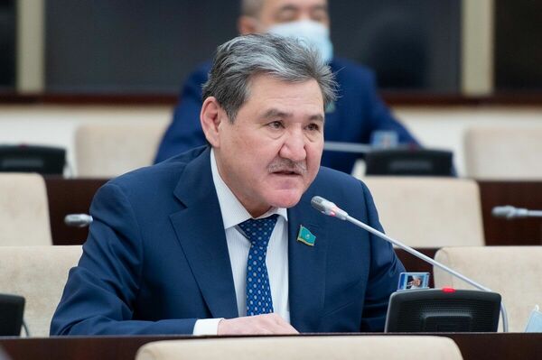 Нам надо спасать экономику и Нацфонд