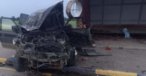 Смертельное ДТП: автомобиль врезался в остановку на трассе в Акмолинской области