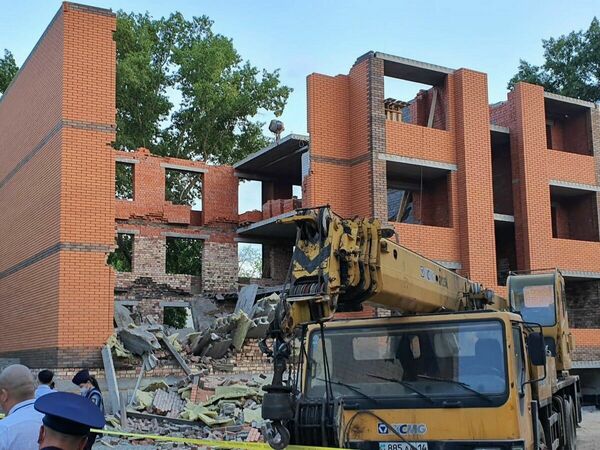 Поговорили - и дальше строить