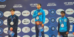 Казахстанец Дарын Аскербек выиграл чемпионат мира по вольной борьбе в Италии