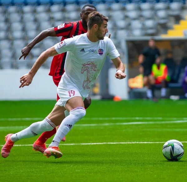 Фавориты терпят поражения