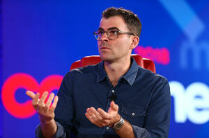 Он поедет жить  в Лондон