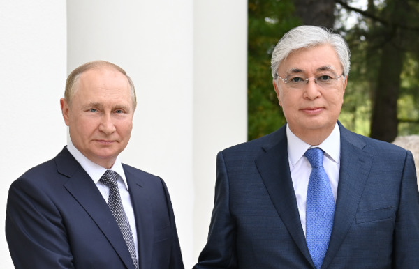 Президент Казахстана провел переговоры с Президентом России