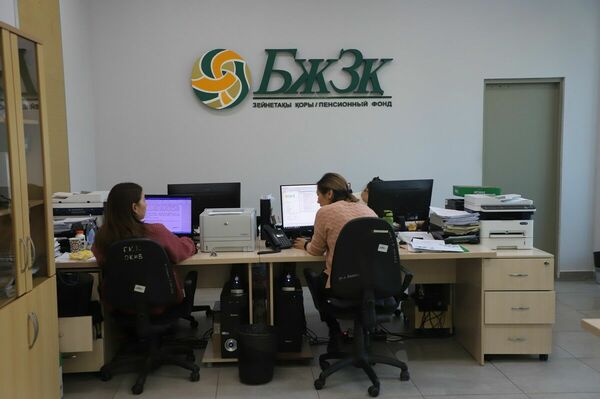 По-прежнему  три слагаемых