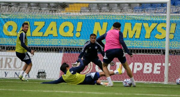 Навострили бутсы