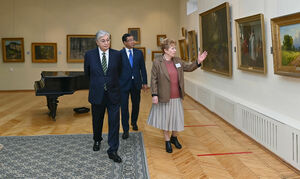 Глава государства посетил Музей изобразительных искусств имени семьи Невзоровых