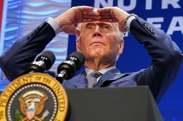 В пул идут одни старики