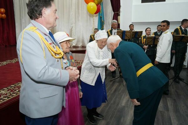 Не принцессы - королевы!