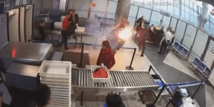 Power Bank загорелся у пассажира рейса в Бишкек в аэропорту Алматы