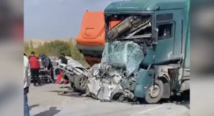 Водитель авто скончался после наезда грузовика на трассе в Туркестанской области