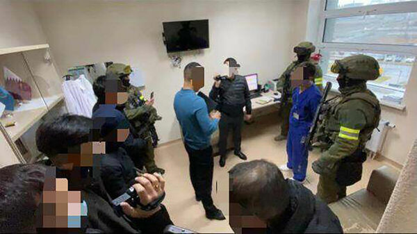 Наркодилер в белом халате