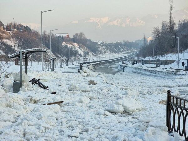 Зажор и шугоход: опасность сохраняется