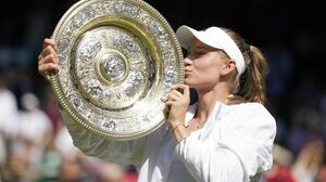 Будем болеть за “Ястребов”