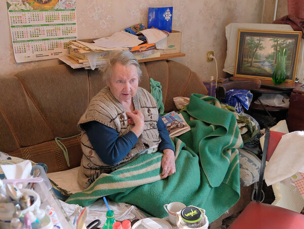 С такой роднёй врагов не надо