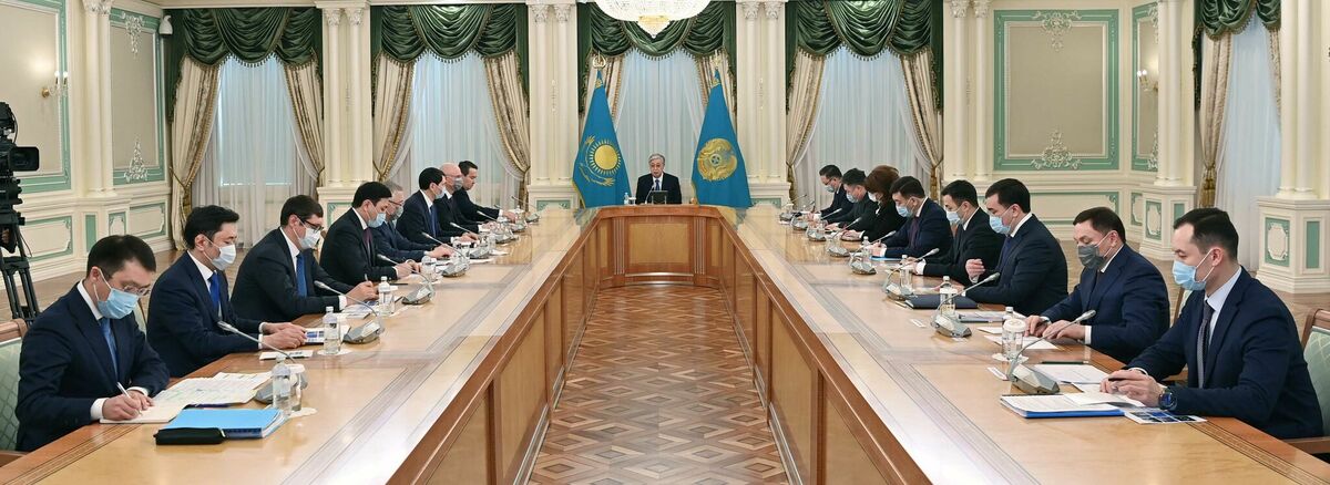 Глава государства провел совещание по вопросам дальнейшего развития столицы