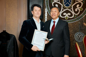 Не только поёт