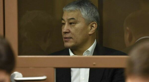 Не в бровь, а в газ