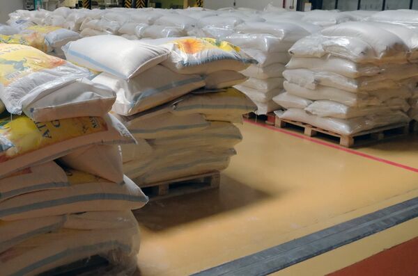 Извалялись  в муке