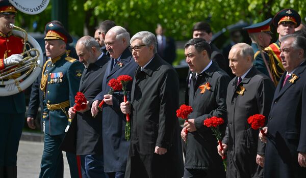 Токаев посетил парад Победы в Москве