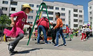 Культивировать в детях общечеловеческие и национальные ценности призвал Глава государства