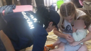 Застрявшего в стиральной машине малыша вытащили спасатели в Уральске