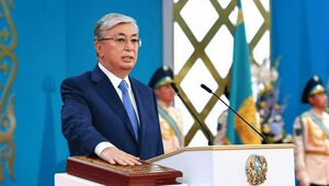 Токаев поздравил каз­ахстанцев с Днем Кон­ституции