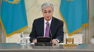 Токаев поздравил казахстанцев с Днем семьи