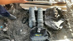 Сумку с оружием и боеприпасами нашли у жд-переезда на станции Шу