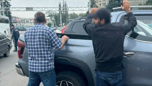 Два казахстанца и иностранец подозреваются в создании канала незаконной миграции и взятке
