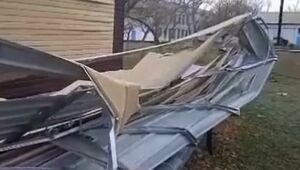 Ветром снесло часть крыши «капитально отремонтированного» ДК в Павлодарской области
